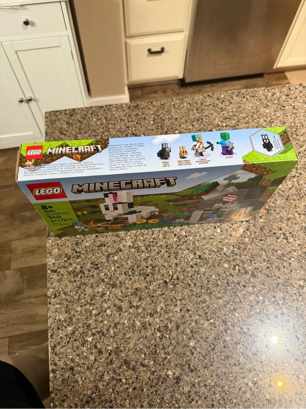 Lego Minecraft Bunny Garden Set - White, Green, Brown, Blue